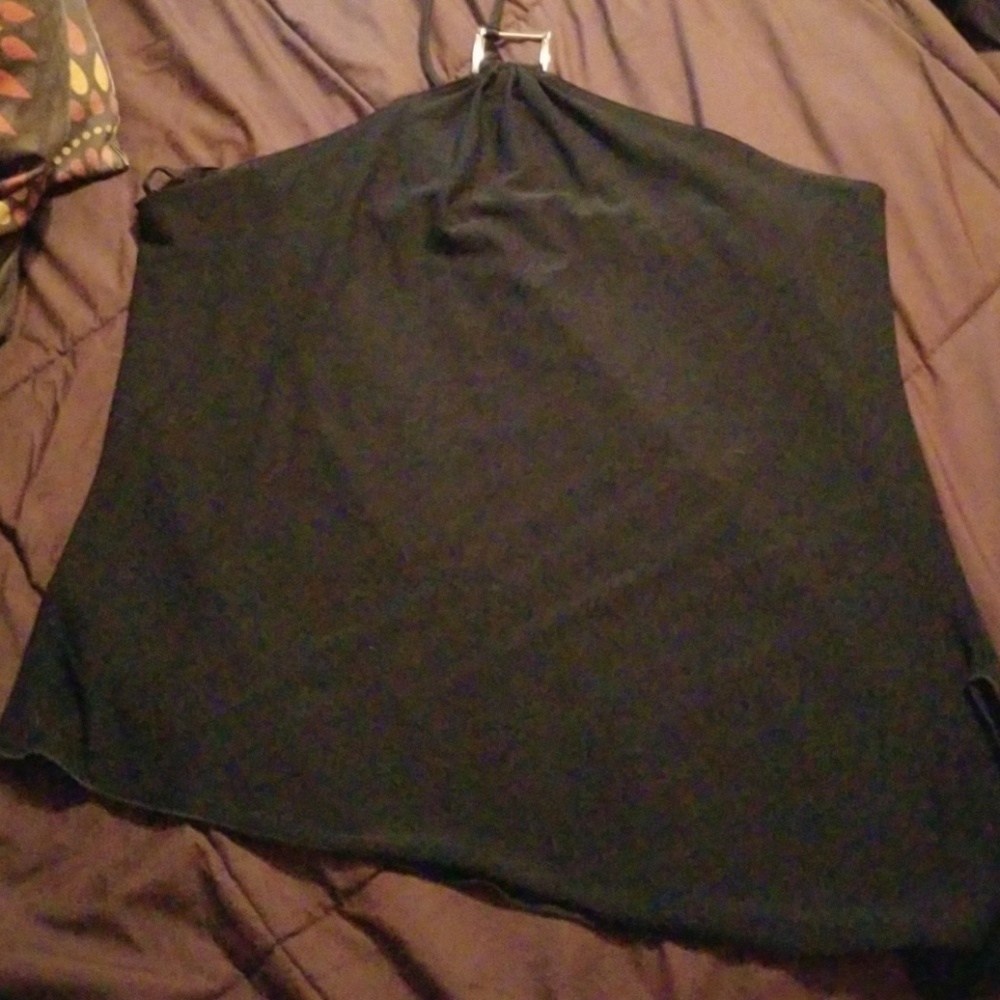 Sleeveless halter top